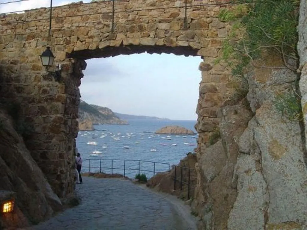 Apartamentos Cala Llevado 滨海托萨 公寓